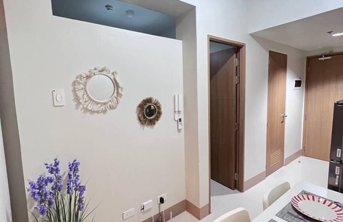 Barangay 76 Apartment | Shore 3 Pool View w Balcony near MOA