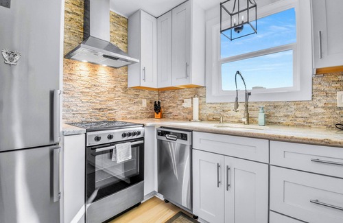 Capri Isle Condo | ~Shore Thing~ nnCoastal Exquisite Waterfront Condo