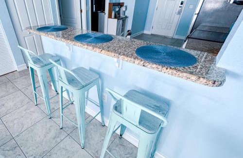 Treasure Island Apartment | Shore Thing