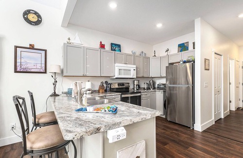 Arcadia House | π
 Shoreline Chalet β Wow Lake Michigan Views | Beach Access | Very Pet Friendly β  18396