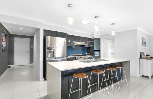 Fingal Bay House | Shoreline Retreat