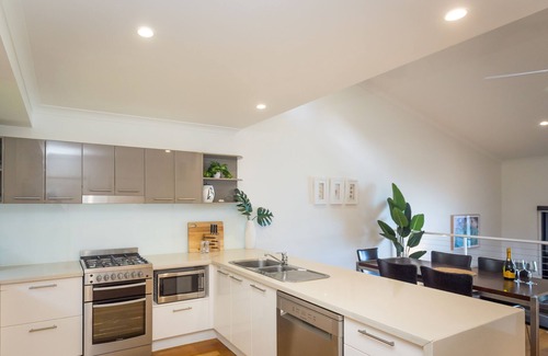 Hamilton Island House | Shorelines 23 Hamilton Island 2 Bedroom Ocean View Near Marina With Golf Buggy
