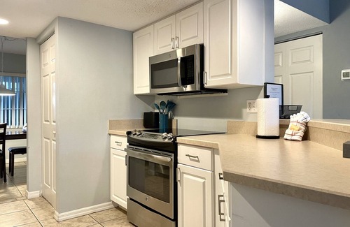 South Bradenton Condo | Shorewalk The Palm Condo 2Bed/2Bath Close to IMG/Beach