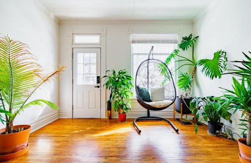 Victorian Village House | Short North Convention King Bed Free Parking!