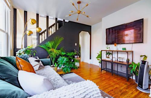 Victorian Village House | Short North Convention King Bed Free Parking!