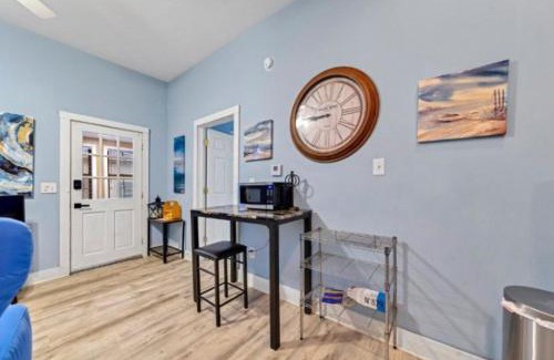 Victorian Village House | Short North - Convention - Queen Bed -Free Parking