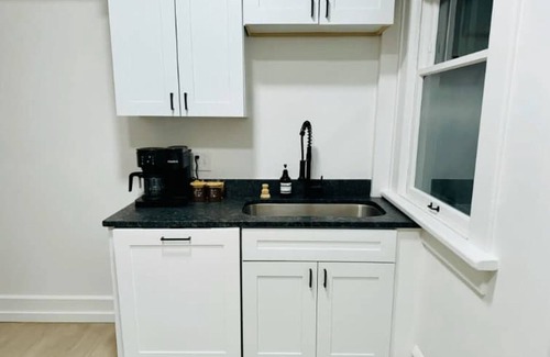 Victorian Village House | Short North Convention King Bed Free Parking