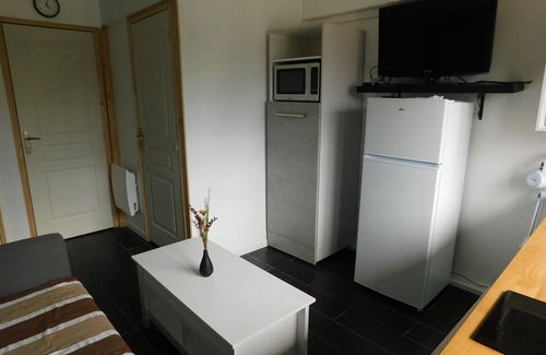 Le Trait Apartment | Short-term furnished studio rental (n° 4)