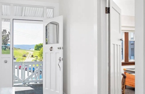 West Launceston House | Short Walk to CBD & Cataract Gorge