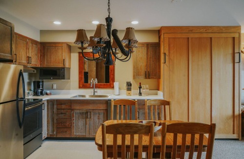 Big Sky Hotel | Shoshone Condos at Big Sky Resort