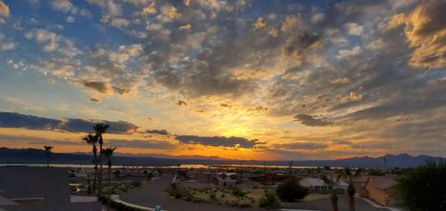 Lake Havasu City House | Shoshone Lower Unit with Lake and Pool Views