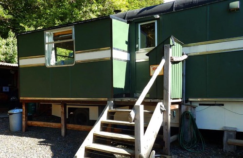 Penmaenpool House | Showman's Wagon at Coed Cae