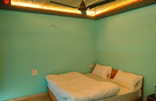 Guptkashi Hotel | Shree Neelkanth Resort