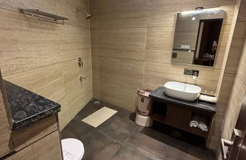 Haridwar Hotel | Shri Bhagwan Gopi Dham Dharmsala