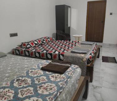 Gokarna House | Shri Virajita - Budget AC twin bed- room