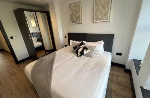 North Finchley Apartment | Sia Court, Flat 5