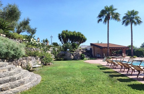 Aci Castello Villa | Sicilian Oasis: Pool, Park & Close to the Sea