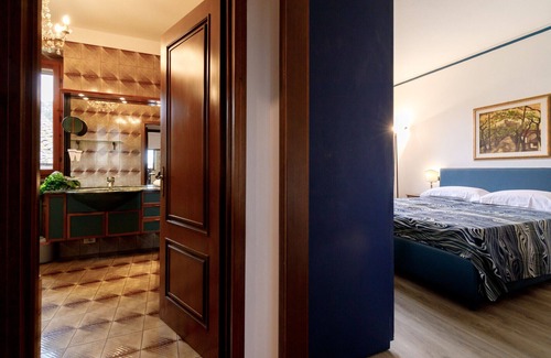Ponte di Gabbiano Apartment | Siena's Edge Apartment: Rustic Villa Charm