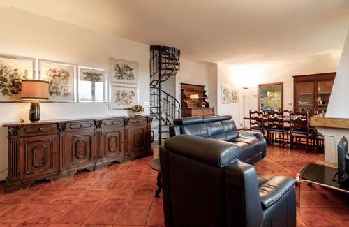 Ponte di Gabbiano Apartment | Siena's Edge Apartment: Rustic Villa Charm