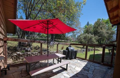 Oakhurst House | Sierra Base Camp