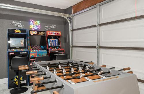 Yosemite Forks House | Sierra Mountain Escape - Brand new spa/game room