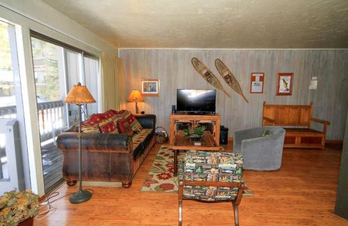 Mammoth Lakes House | Sierra Park Villas #16