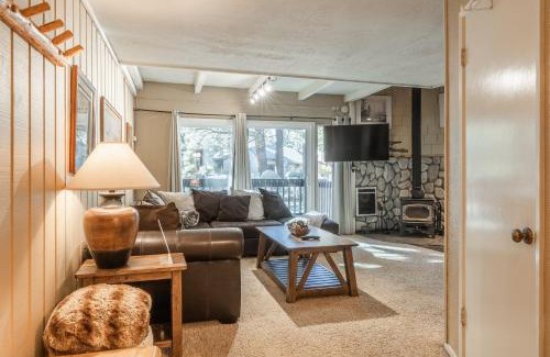 Mammoth Lakes House | Sierra Park Villas #76, Updated 1 Bedroom + 2 Lofts, 2 Bath, Sleeps 6!
