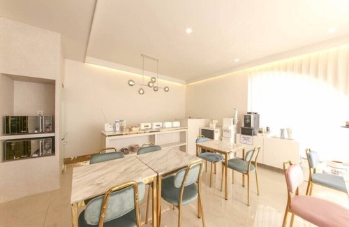 Busanjin Hotel | Signature Denbasta Hotel