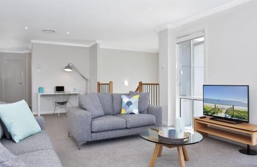 Corlette House | Signature House 52 Saratoga Avenue