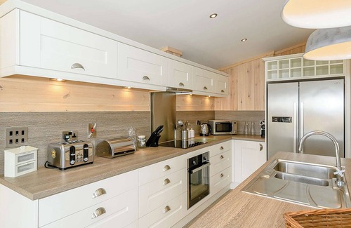 Honiton Ski Chalet | Signature Spa Five Pet