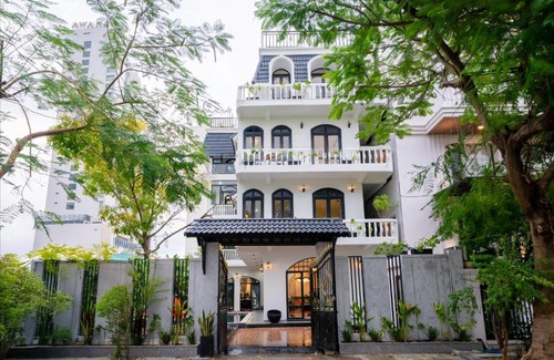 Son Tra Apartment | Sila Vana Villa - Private 7BRs Pool Villa My Khe Beach Da Nang