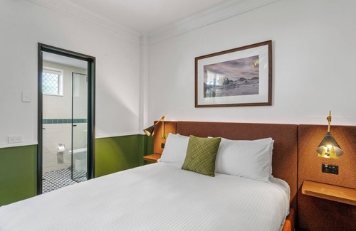 Chatswood Hotel | Silkari The Charrington At Chatswood