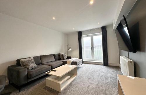 Cleethorpes Apartment | Silver Bay Apartment - Central, Private Parking