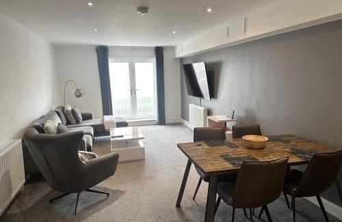 Cleethorpes Apartment | Silver Bay Apartment - Central, Private Parking