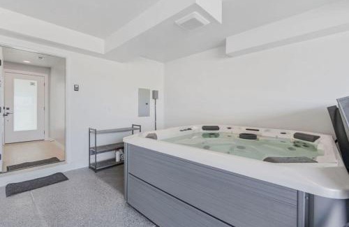 Park City House | Silver Creek Townhome with Hot Tub l Poppy