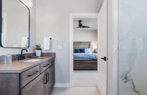 Park City House | Silver Creek Townhome with Hot Tub l Poppy