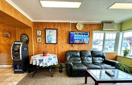 Grande Prairie Hotel | Silver Crest Lodge