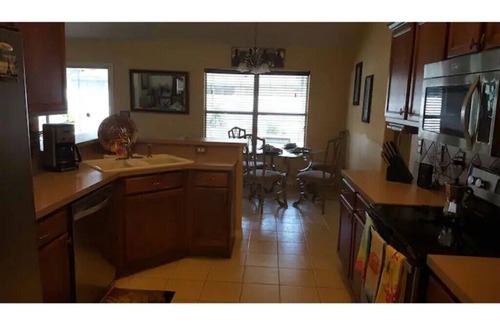 Leesburg House | Silver Lake Area Pool Home