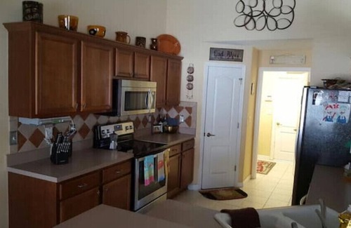Leesburg House | Silver Lake Area Pool Home