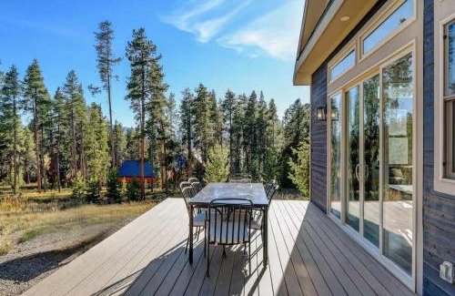 Sunset Ridge House | Silver Lining Circle home