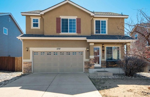 Colorado Springs House | Silver Lining Trails & Peaks BBQ Dog-friendly