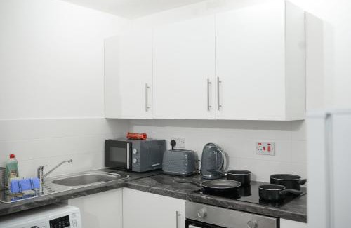 Withington Apartment | Silver Pines King bed 2 BR apartment