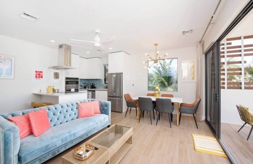 Old Man Bay Condo | Silver Reef #2 - 2 BR LUXE Oceanfront & Pool