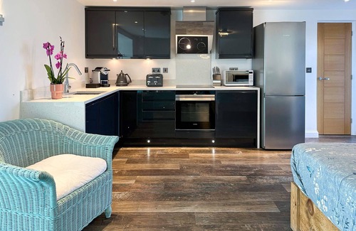 Marhamchurch Apartment | Silver Sea - sleeps 2 guests in 1 bedroom