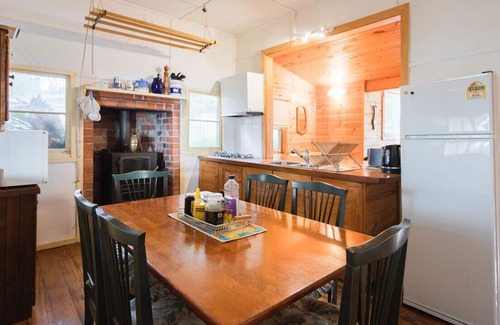 Tenby Point House | Silverstone Cottage Private Beachfront Pet Friendly