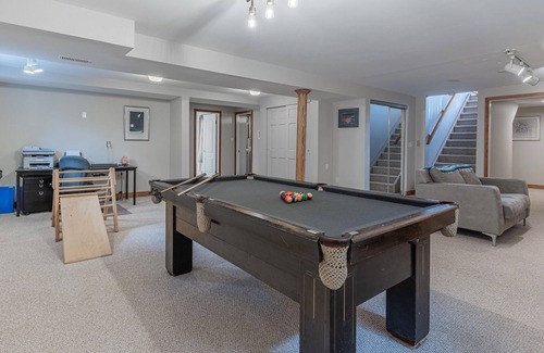 Innisfil Cabin | Simcoe Lakefront Cottage in Innisfil With Parking, BBQ, Garden, Firepit