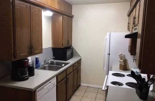 Lawton Apartment | Simple 1-bedroom unit upstairs close to Fort Sill!