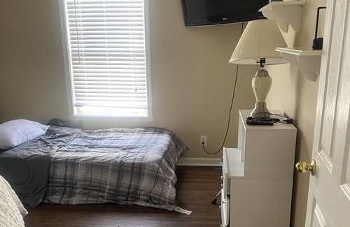Fishers House | Simple Home in Fishers! Close to main highway, shopping and restaurants!