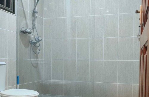 North Legon House | Simple welcoming 4-Bed House in North Legon Ext