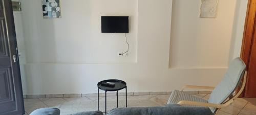 Psakoudia Apartment | Simplicity at Iris Accommodation